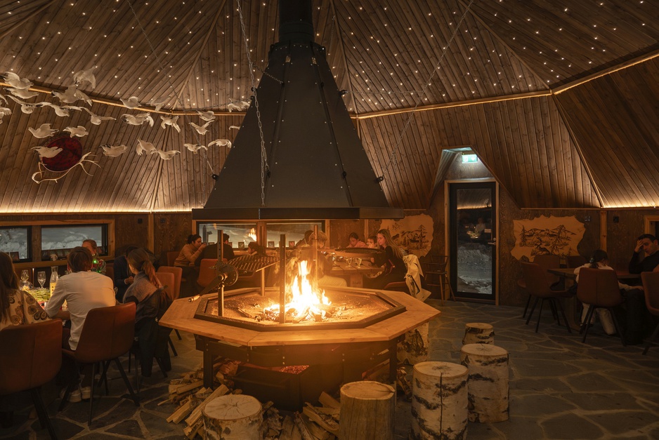 Aito Igloo & Spa Resort - Aurora Northern Grills Interior