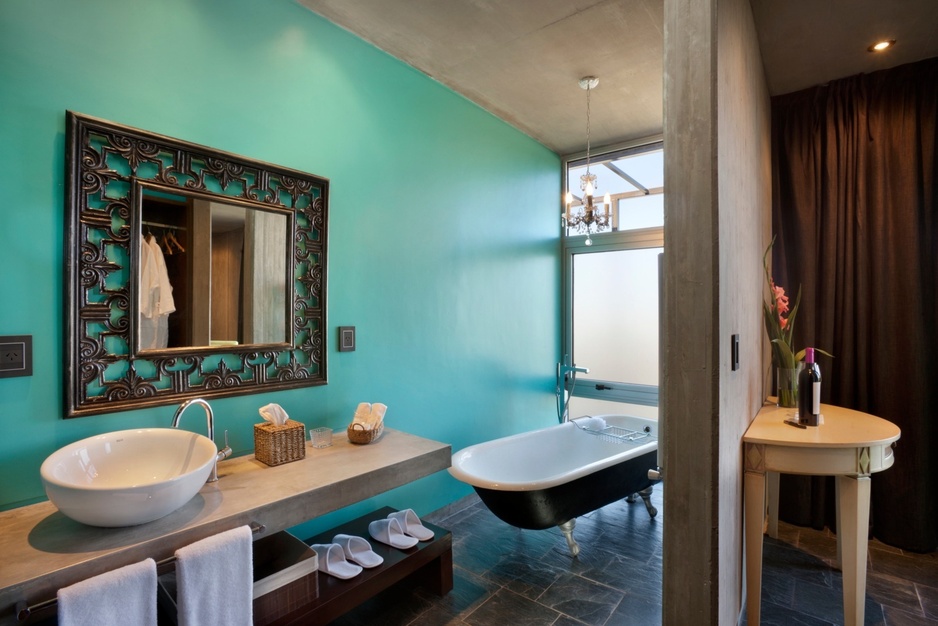 Entre Cielos superior room bathroom