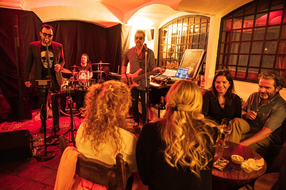 Hotel Portillo Bar Central Live Music