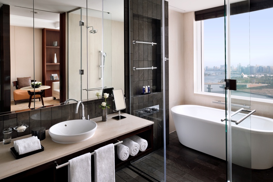 InterContinental Dubai Festival City bathroom
