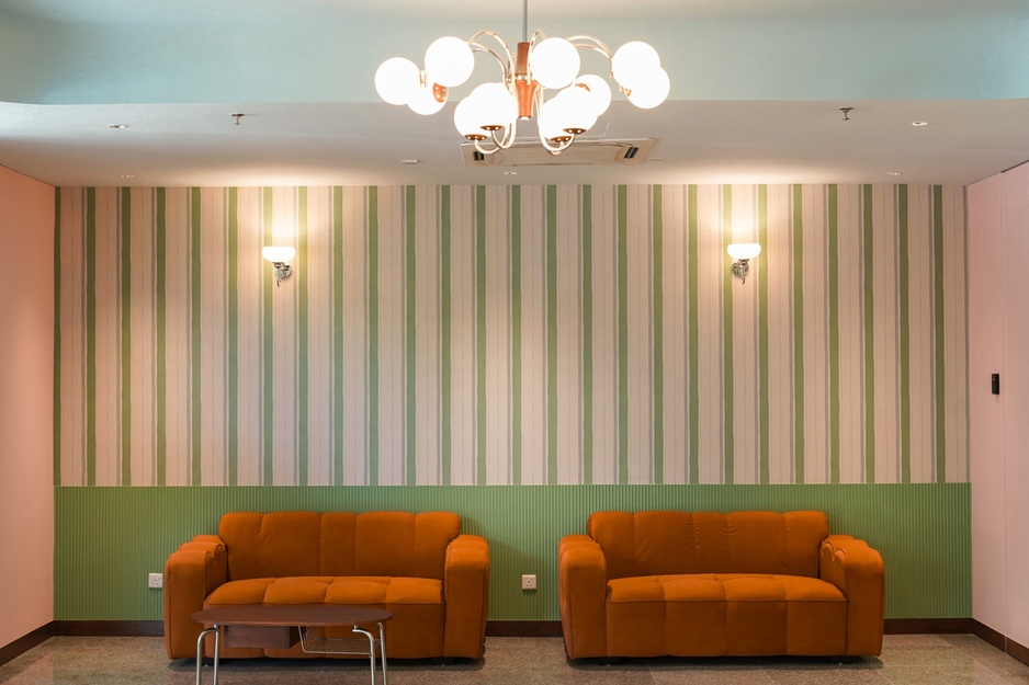 The Tres Hotel Lounge Retro Sofas