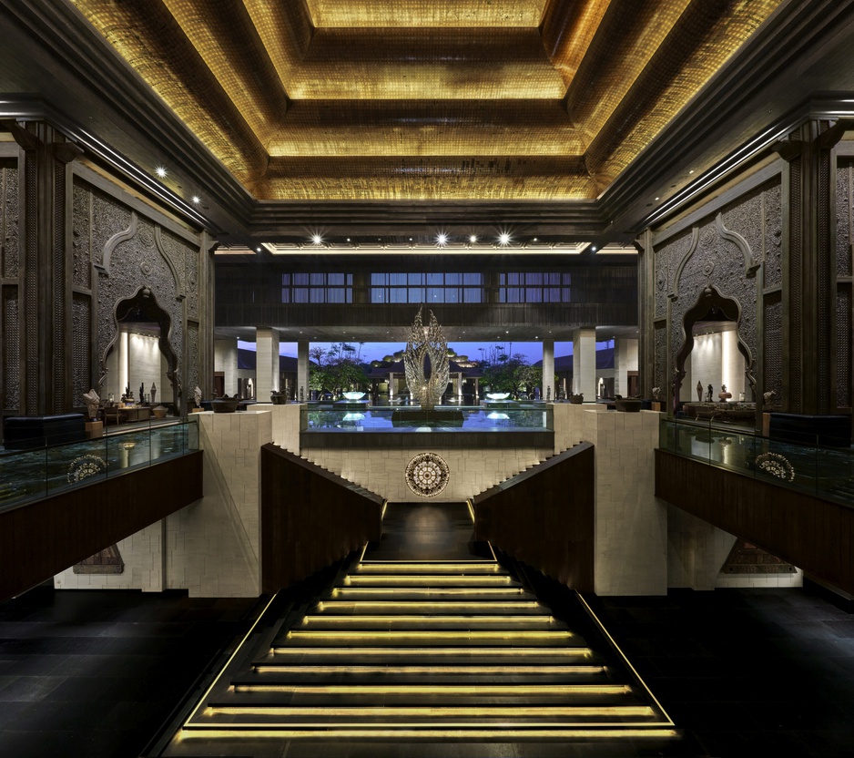The Apurva Kempinski Bali - The Pendopo Lobby Artwork and High Celing