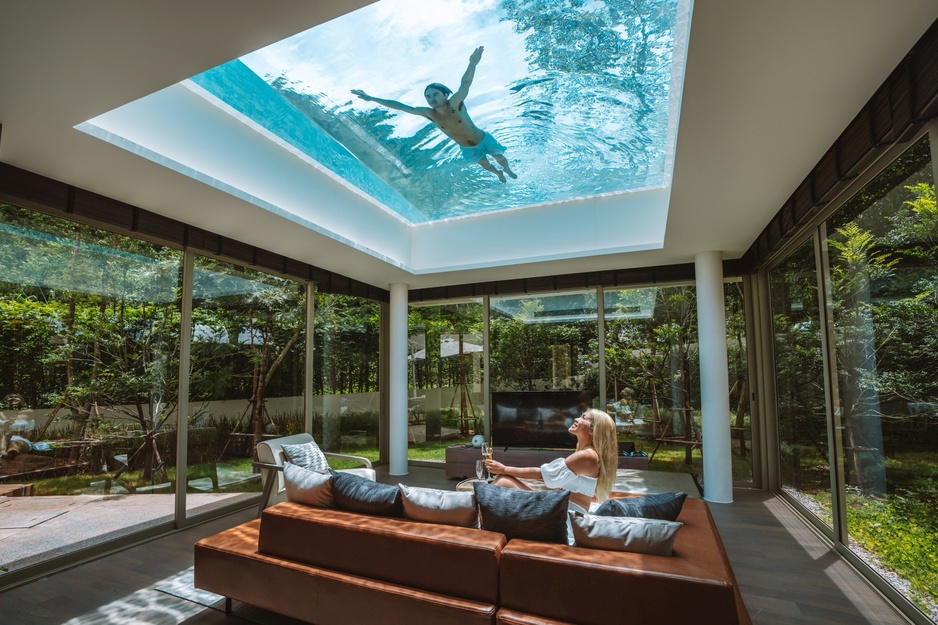 Hotel MYS Khao Yai - MYS Villa Living Room with Transparent Bottom Pool as a Ceiling