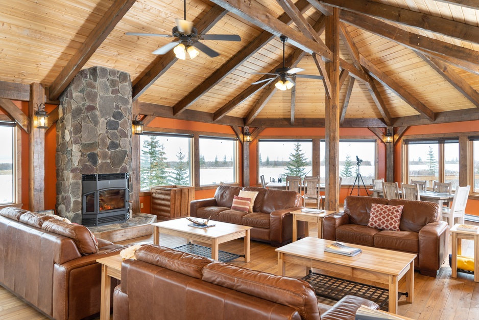 Nanuk Polar Bear Lodge Lounge
