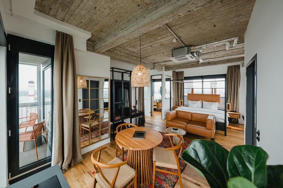 John & Will Silo-Hotel Toorn Stuuv Living Room