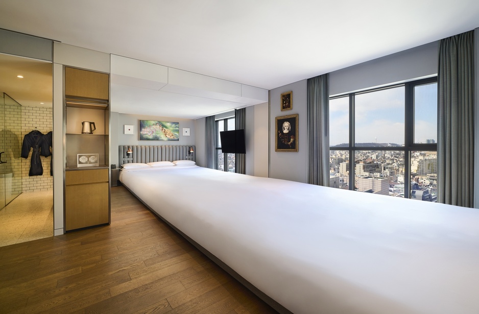 RYSE Hotel Seoul - Curator Suite Extra Long Bed