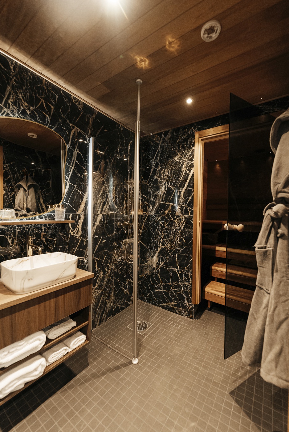 Aito Igloo & Spa Resort - Junior Suite Bathroom with a Private Sauna