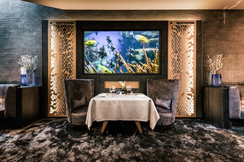 Quellenhof See Lodge Underwater Restaurant