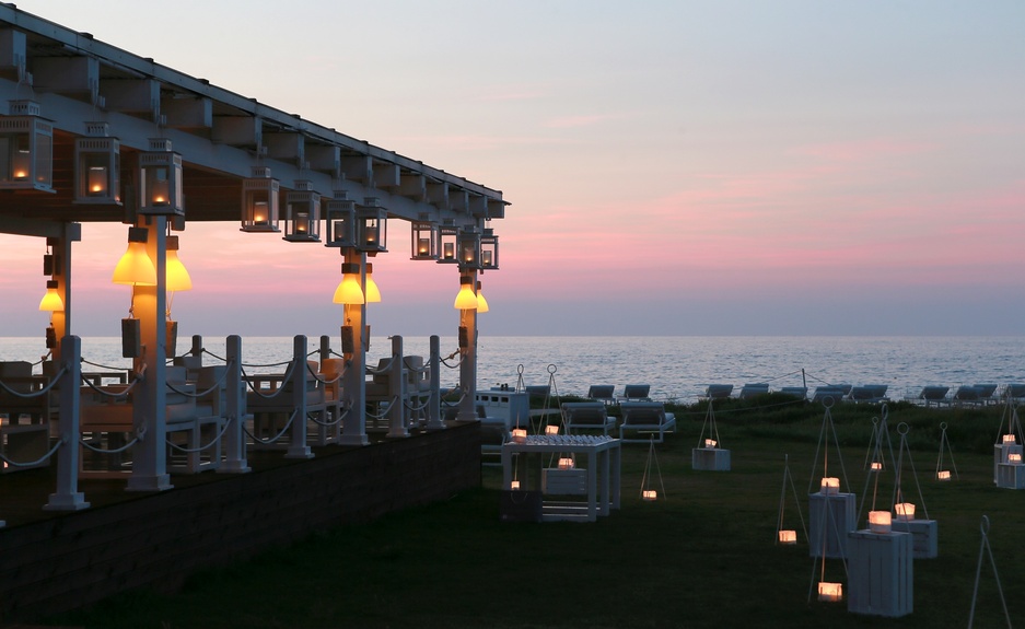 Borgo Egnazia Hotel Cala Masciola Restaurant At The Beach During Sunset