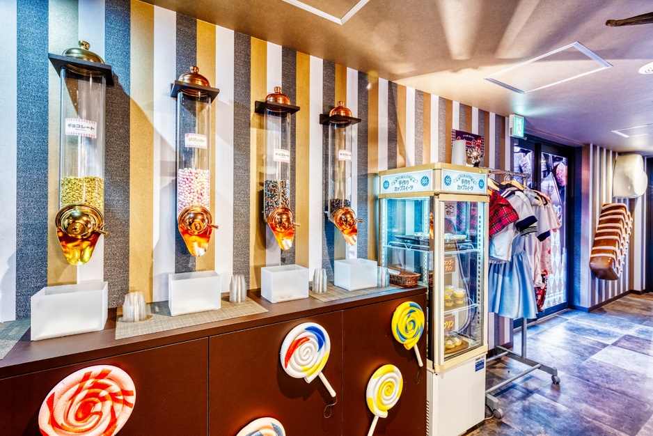 Sweets Hotel Machida Candy Vending Machine