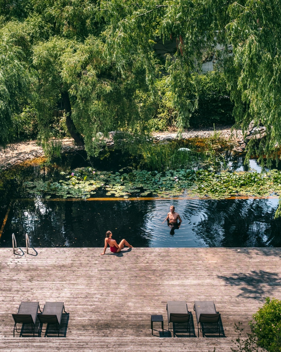 La Vimea Hotel Garden with a Pond