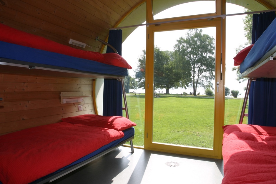 SwissTubes room with Thun Lake view