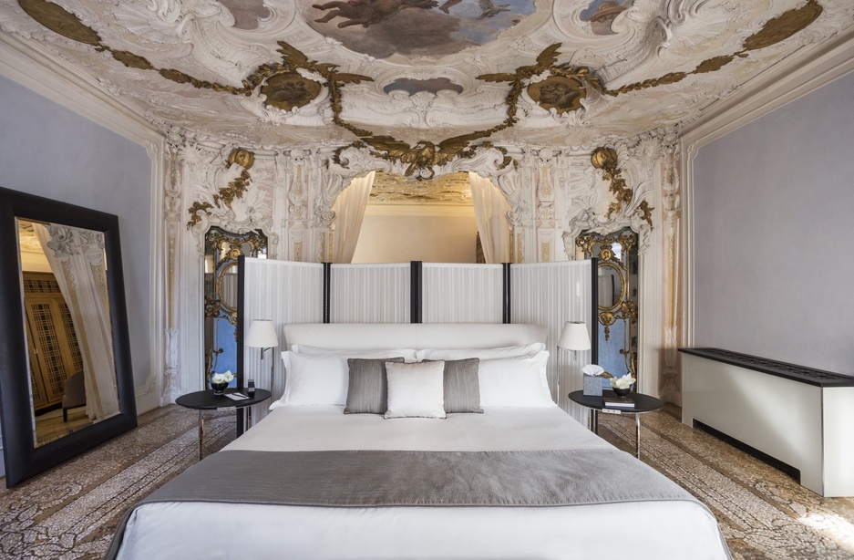 Aman Venice Grand Canal Hotel room with vintage ceiling