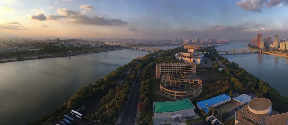 Yanggakdo International Hotel Panoramic View from the Rooms