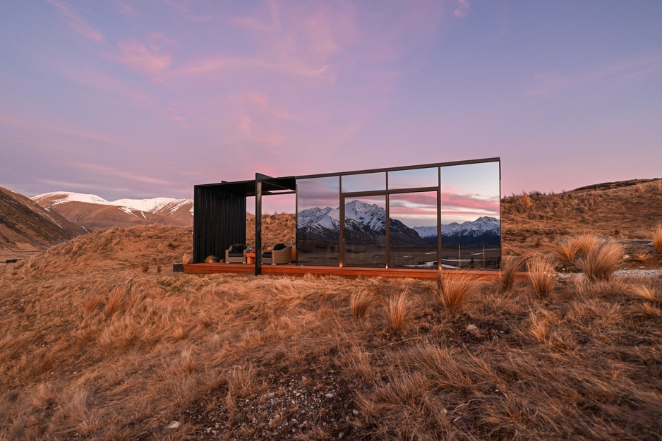 The Lindis Lodge Pods Exterior Twilight