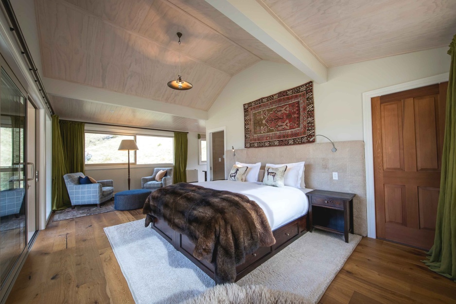 Minaret Station Alpine Lodge Bedroom 1