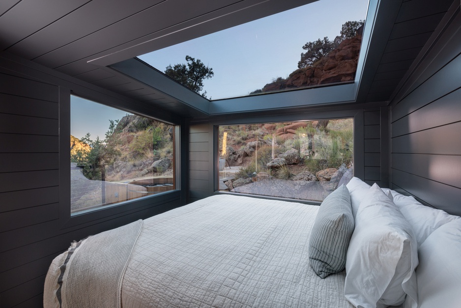 Open Sky Zion - Star Seeker Superior II Camp Star View Glass-Ceiling Bedroom