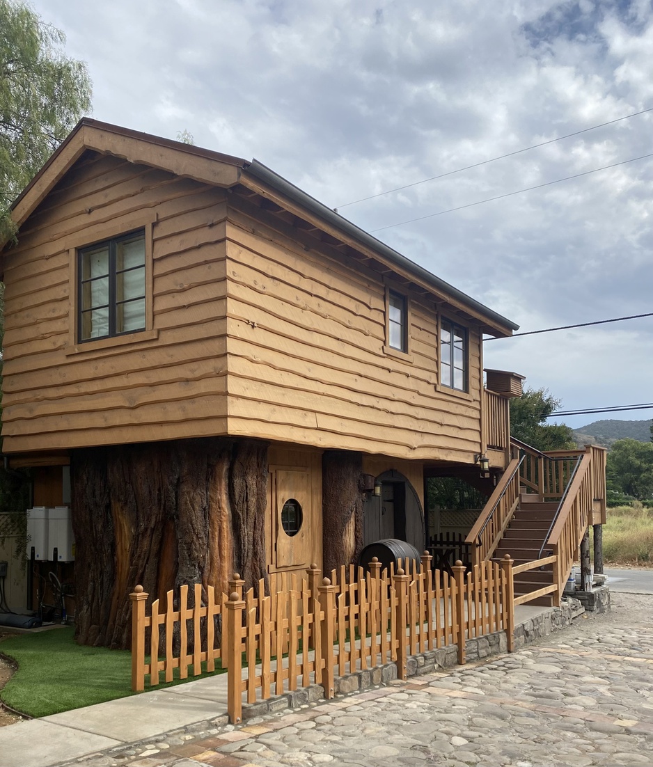 Victorian Mansion Bed and Breakfast Inn - Treehouse Cottage