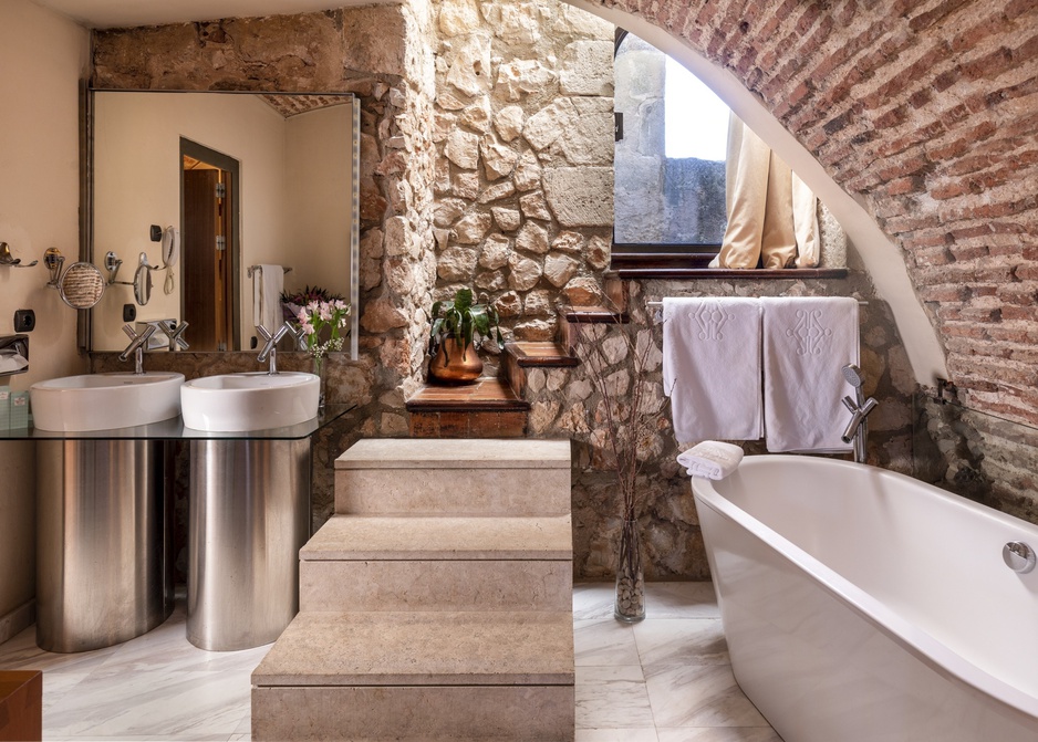 Parador de Alarcón Hotel Infante Don Manuel Suite Bathroom