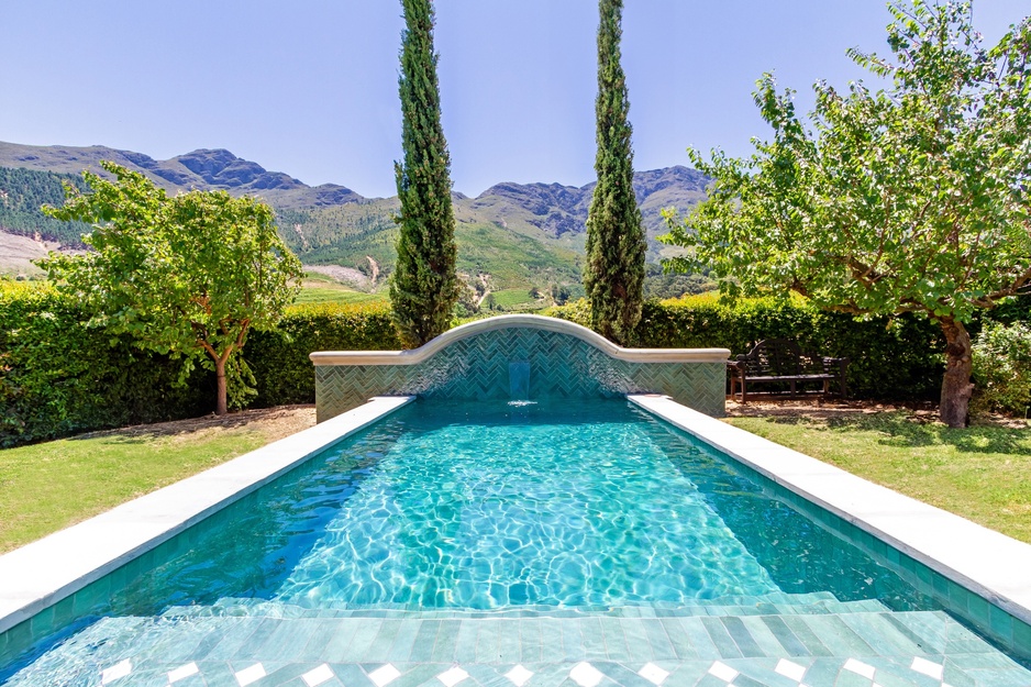 La Residence Vineyard Suite Pool
