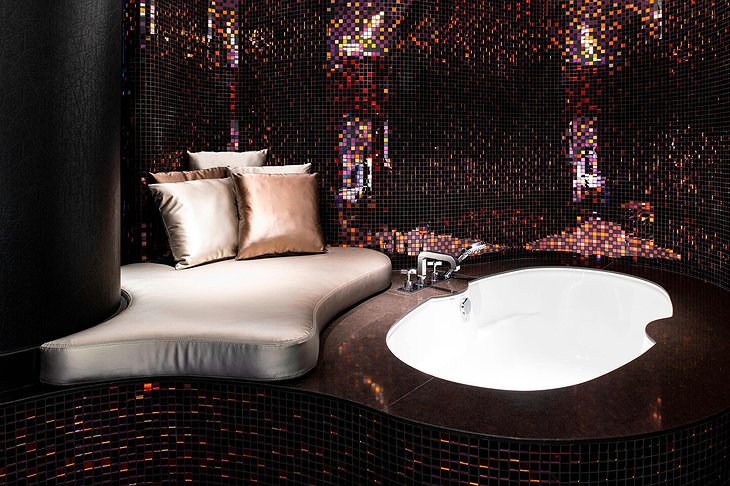 W Dubai Hotel Suite Bathtub