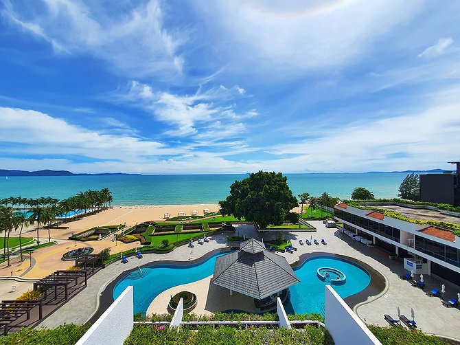 Ambassador City Jomtien Hotel Outdoor Pool And Beach