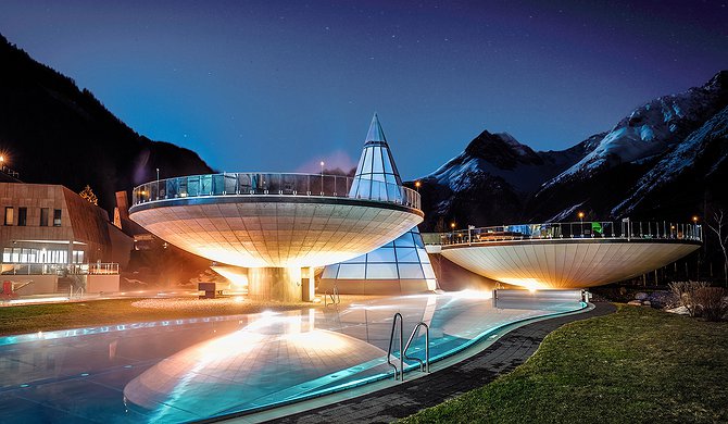 Aqua Dome Lagendfeld Outdoor Futuristic Thermal Pools