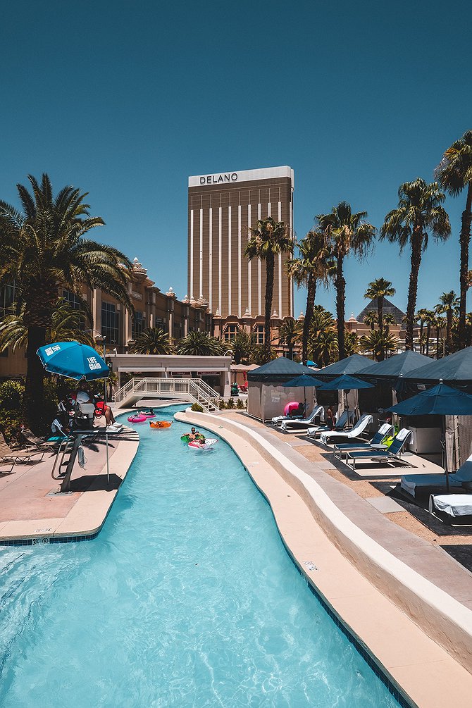 Mandalay Bay Pool Walkthrough (2021) 