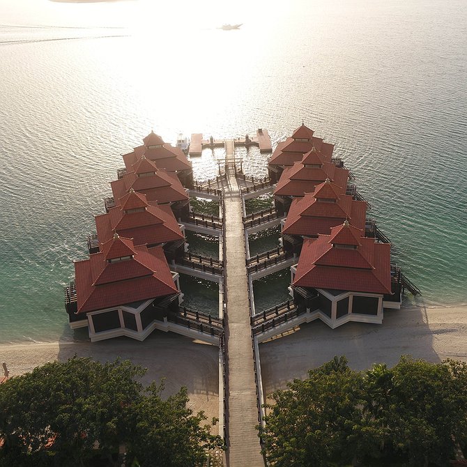 Anantara The Palm Dubai Resort Over-Water Villas