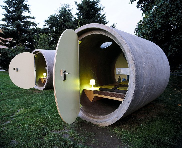 Das Park Hotel – Extremely Minimalist Sewer Pipe Hotel