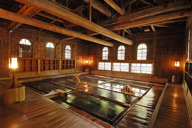 Hoshi Onsen pool