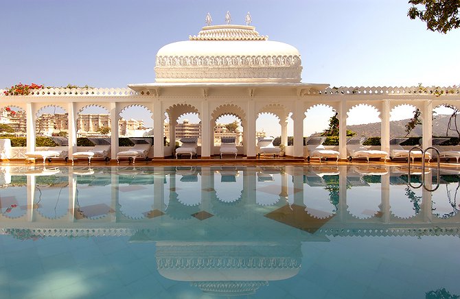 Lake Palace Hotel pool