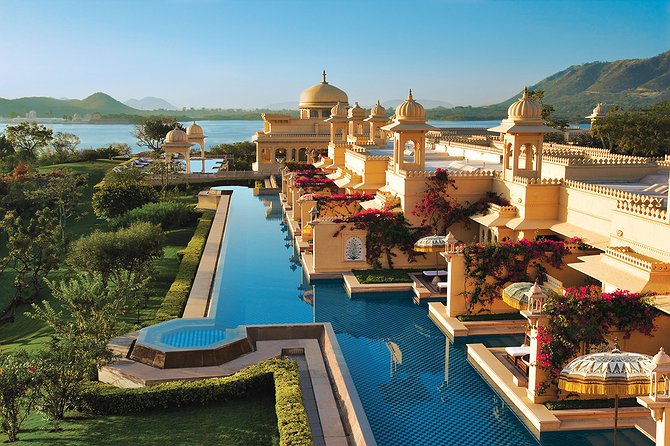 The Oberoi Udaivilas pool