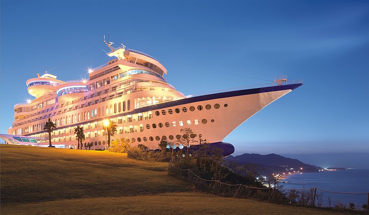 Sun Cruise Resort – World’s First On-Land Cruise Ship