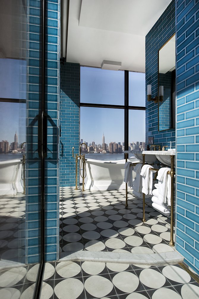 The Williamsburg Hotel Bathroom With Manhattan Panorama