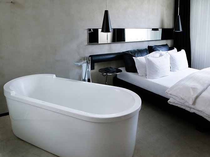 Center Hotel Thingholt Room With Bathtub