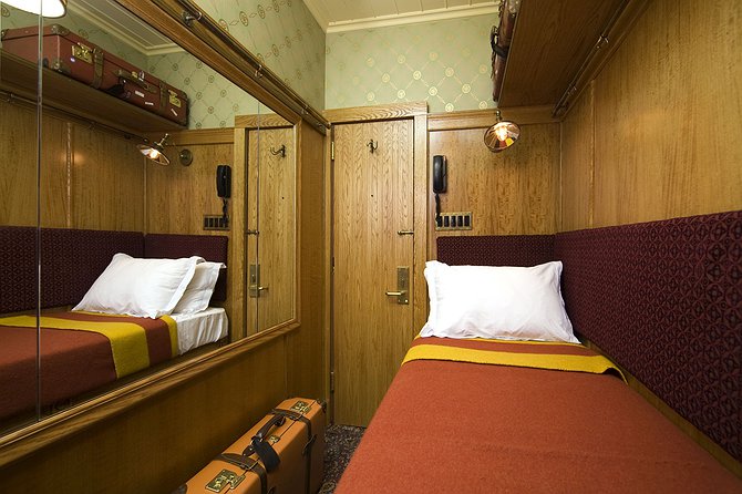 Jane Hotel Standard Cabin With Shared Bathroom