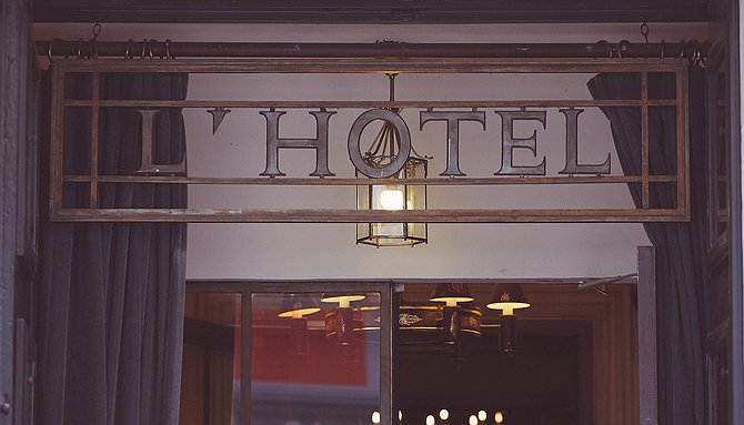 L'Hotel Paris Entrance Sign