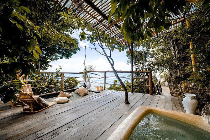 The Korowai Wooden Private Terrace With A Pool Overlooking The Ocean
