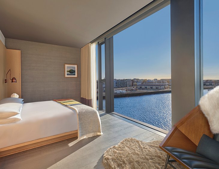 The Reykjavík EDITION Bedroom With Majestic Sea View