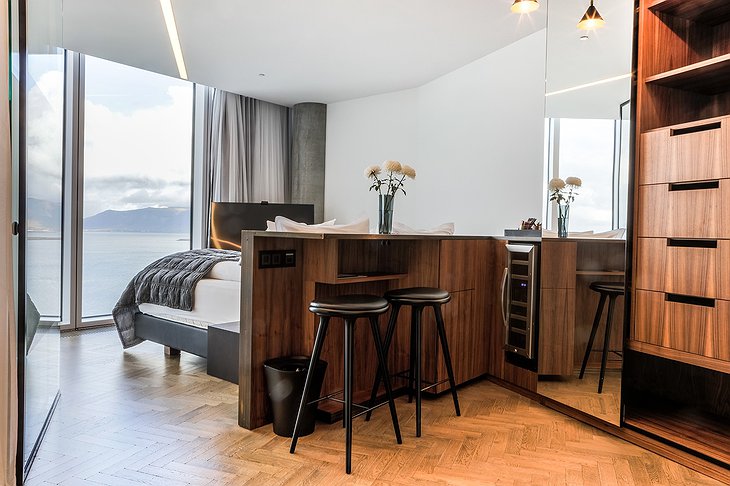 Tower Suites Reykjavík Bedroom Sea & Mountain View