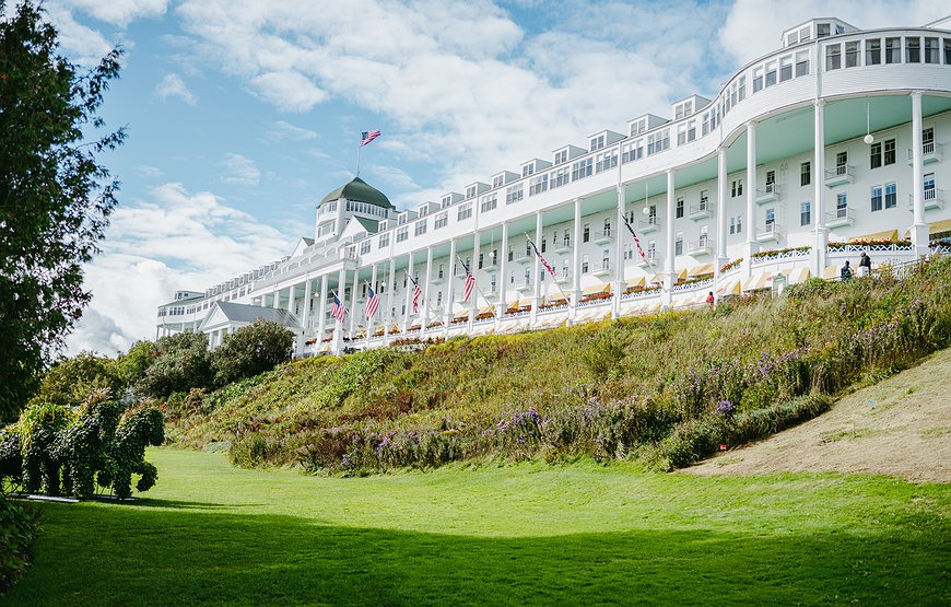 Grand Hotel - A Journey to America's Last Great Summer Palace