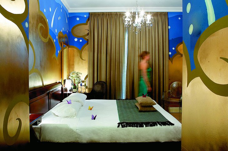 Baby Grand Hotel room