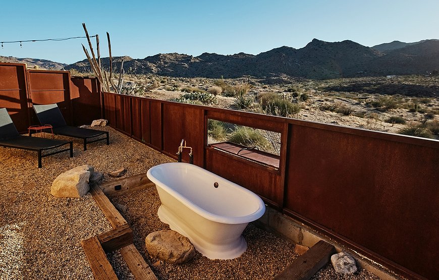 Sacred Sands - Straw Walls, Cast-Iron Tubs, and the Darkest Sky in California