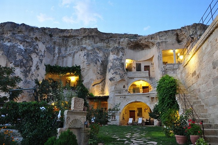 Elkep Evi cave hotel