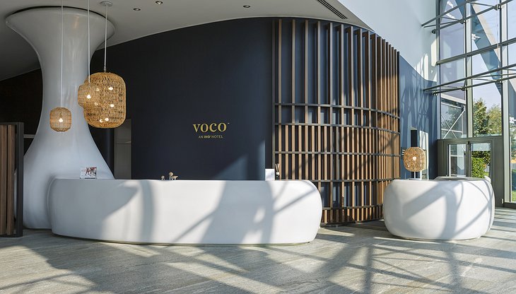 voco Milan-Fiere Hotel reception