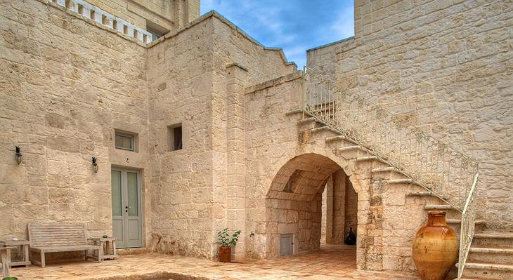 Masseria Cervarolo walls