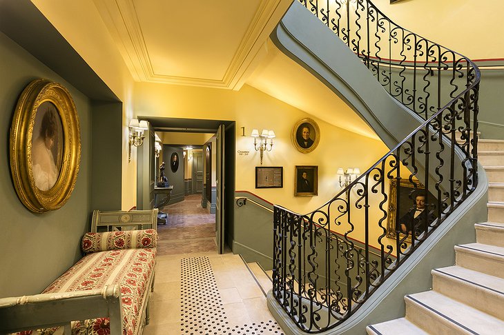 Hotel Airelles, La Bastide de Gordes Staircase