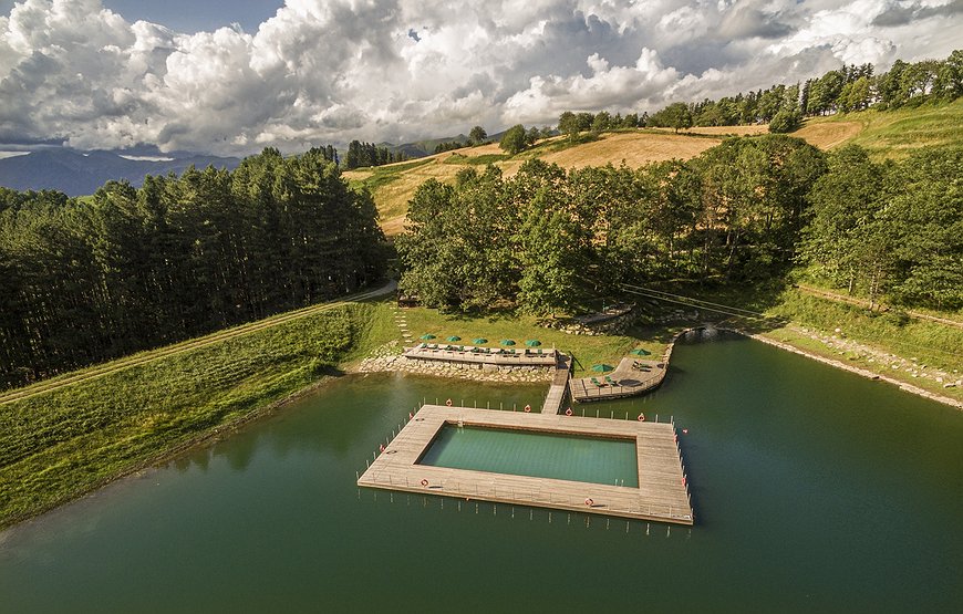 Oasyhotel - 1,000 Hectares, 17 Lodges and a Pack of Wolves