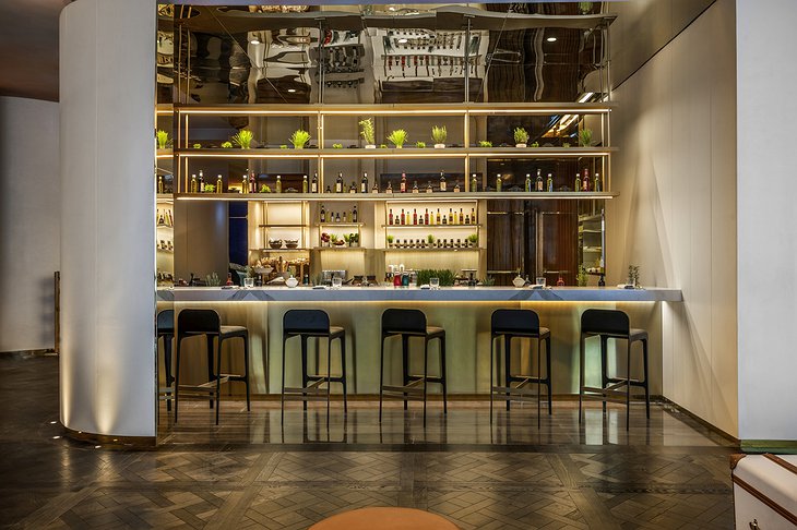 Fairmont Doha Bar